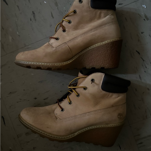 Timberland Classic Tan Boots - Picture 4 of 4
